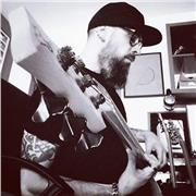 Lezioni di Basso individuali e personalizzate. Più di 25 anni di esperienza di insegnamento verticale sul Basso Elettrico